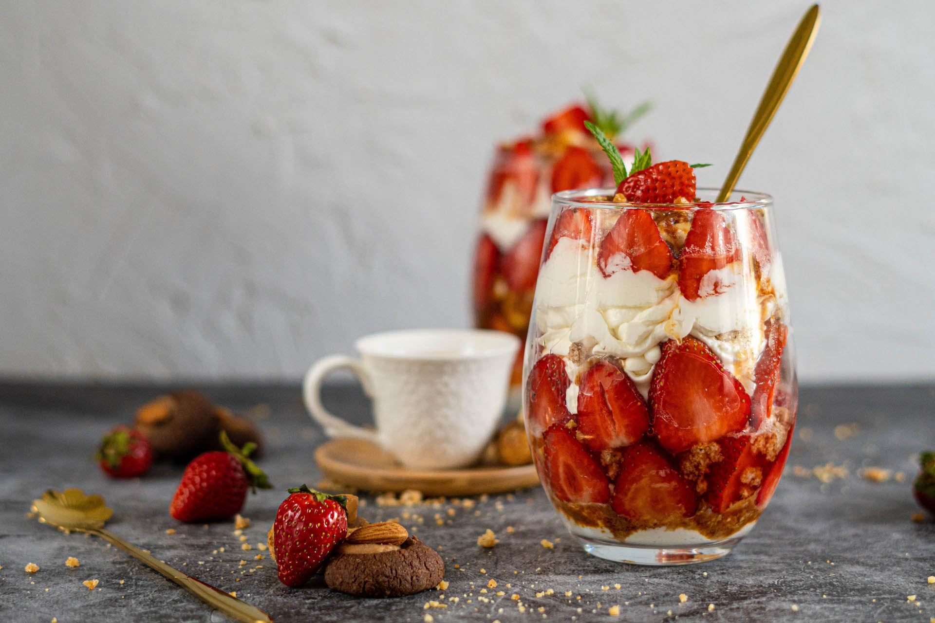 Jahodový dezert s mascarpone a slaným karamelom, Jahodový dezert s mascarpone a slaným karamelom