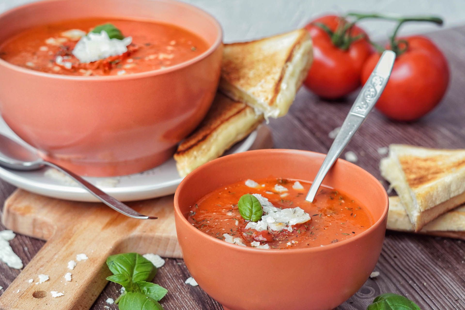 Paradajková polievka z pečených paradajok so syrovým toastom, Paradajková polievka z pečených paradajok so syrovým toastom