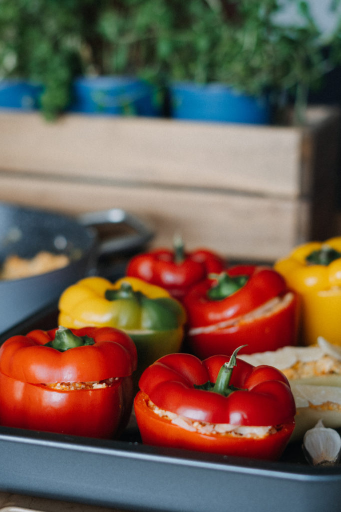 Plnená paprika, Pečené papriky plnené quinoou a mletým kuracím mäsom