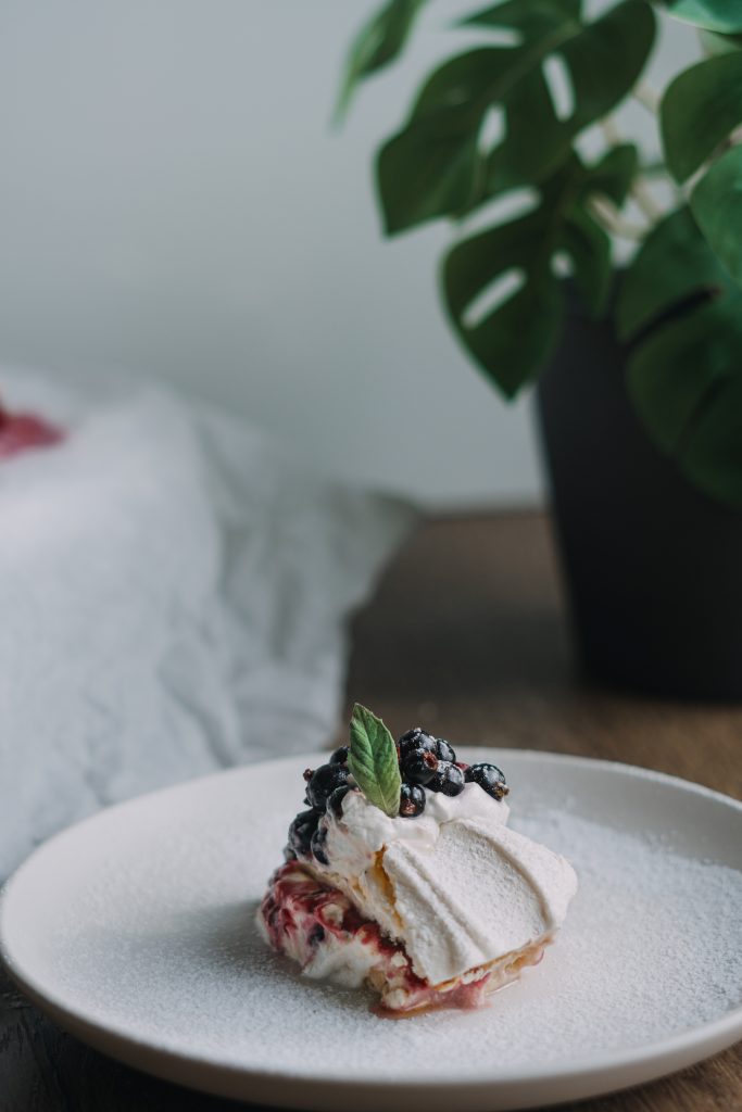 Pavlova torta, Pavlova torta s mascarpone krémom a ovocím