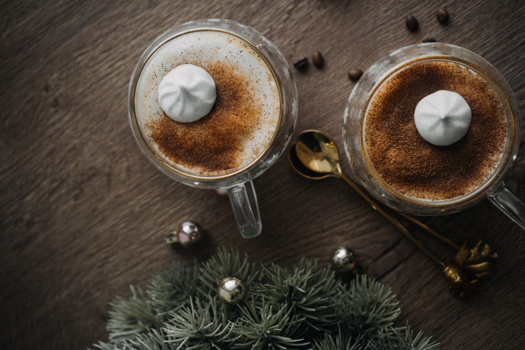 Vianočné perníkové cappuccino so snehovou pusinkou, Vianočné perníkové cappuccino so snehovou pusinkou