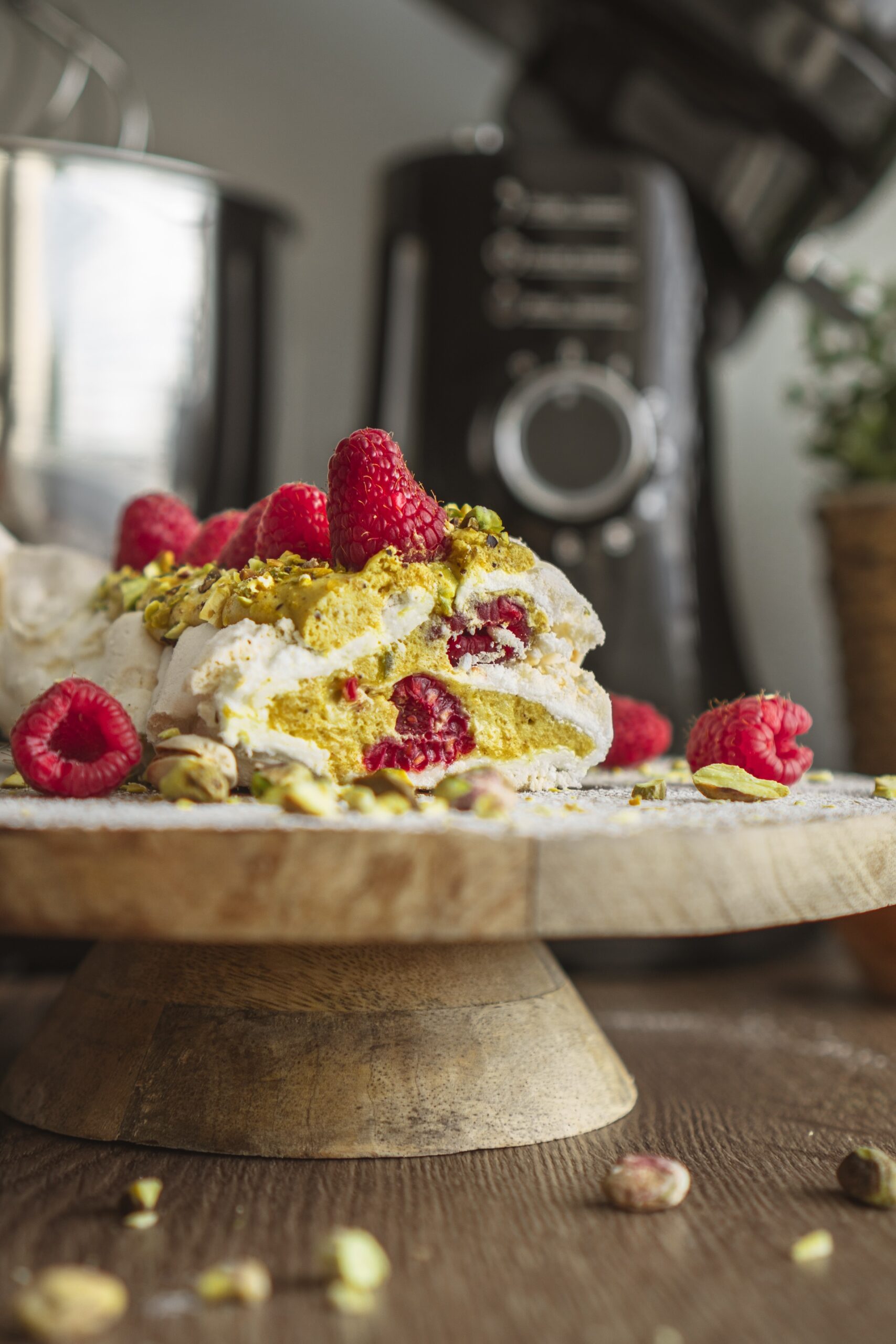 Pavlova roláda, Pavlova roláda s pistáciovým krémom a malinami