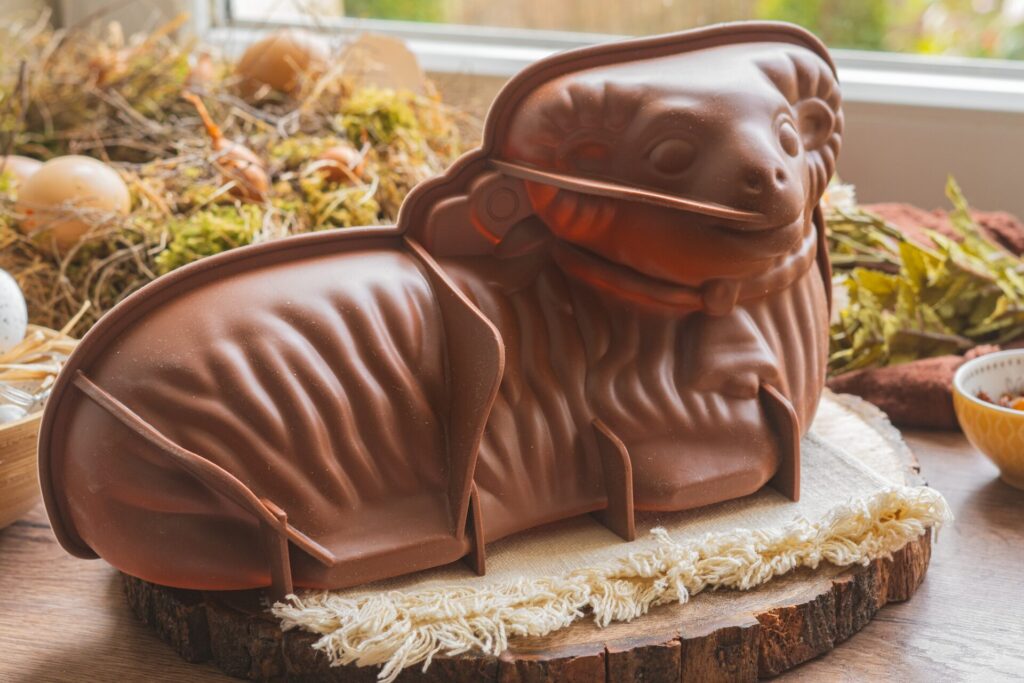 Nad&yacute;chan&yacute; veľkonočn&yacute; baranček s hrozienkami, Nad&yacute;chan&yacute; veľkonočn&yacute; baranček s hrozienkami