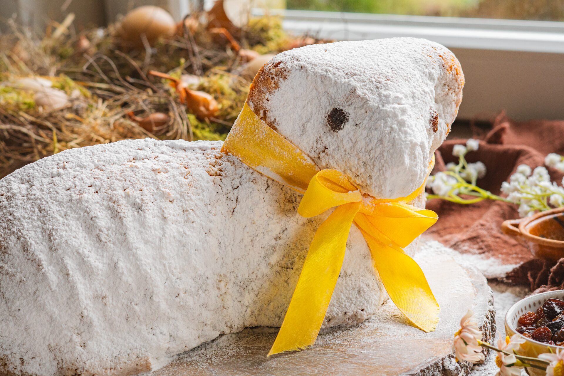 Nad&yacute;chan&yacute; veľkonočn&yacute; baranček s hrozienkami, Nad&yacute;chan&yacute; veľkonočn&yacute; baranček s hrozienkami