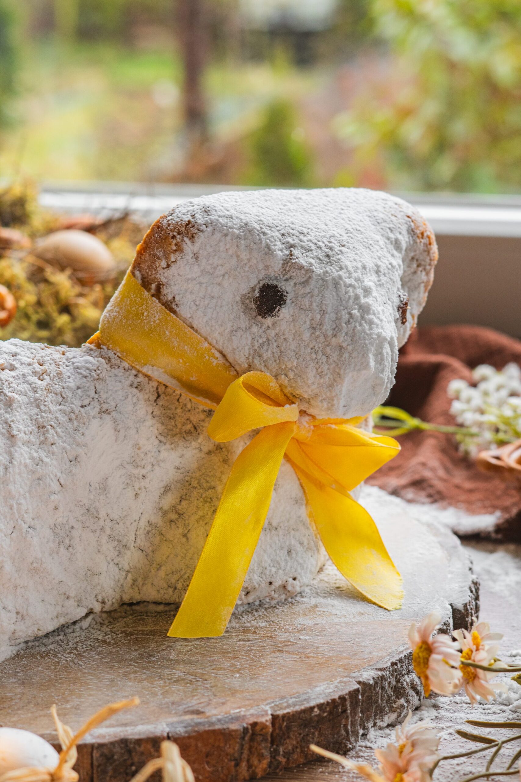 Nad&yacute;chan&yacute; veľkonočn&yacute; baranček s hrozienkami, Nad&yacute;chan&yacute; veľkonočn&yacute; baranček s hrozienkami