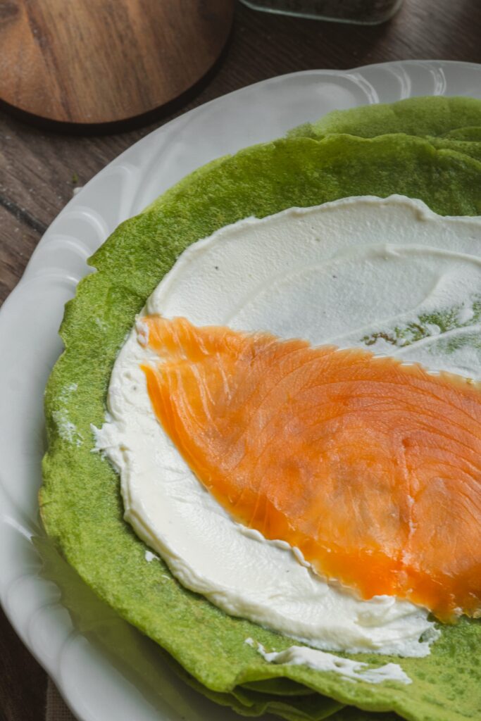 Palacinky s medved&iacute;m cesnakom, Palacinky s medved&iacute;m cesnakom, lososom a kr&eacute;mov&yacute;m syrom