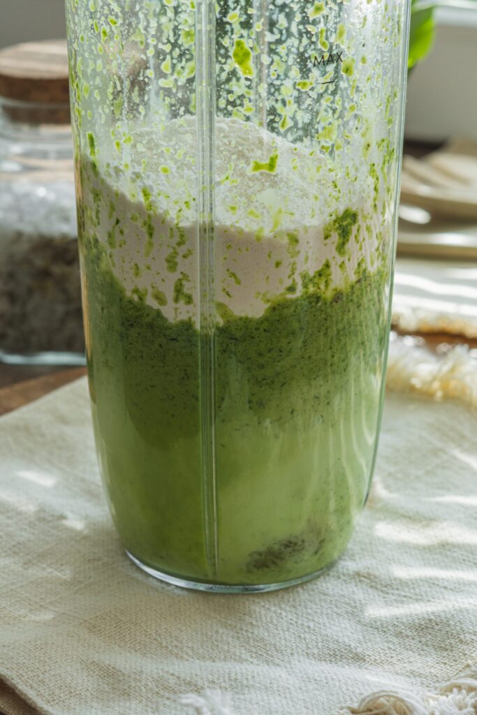 Palacinky s medved&iacute;m cesnakom, Palacinky s medved&iacute;m cesnakom, lososom a kr&eacute;mov&yacute;m syrom