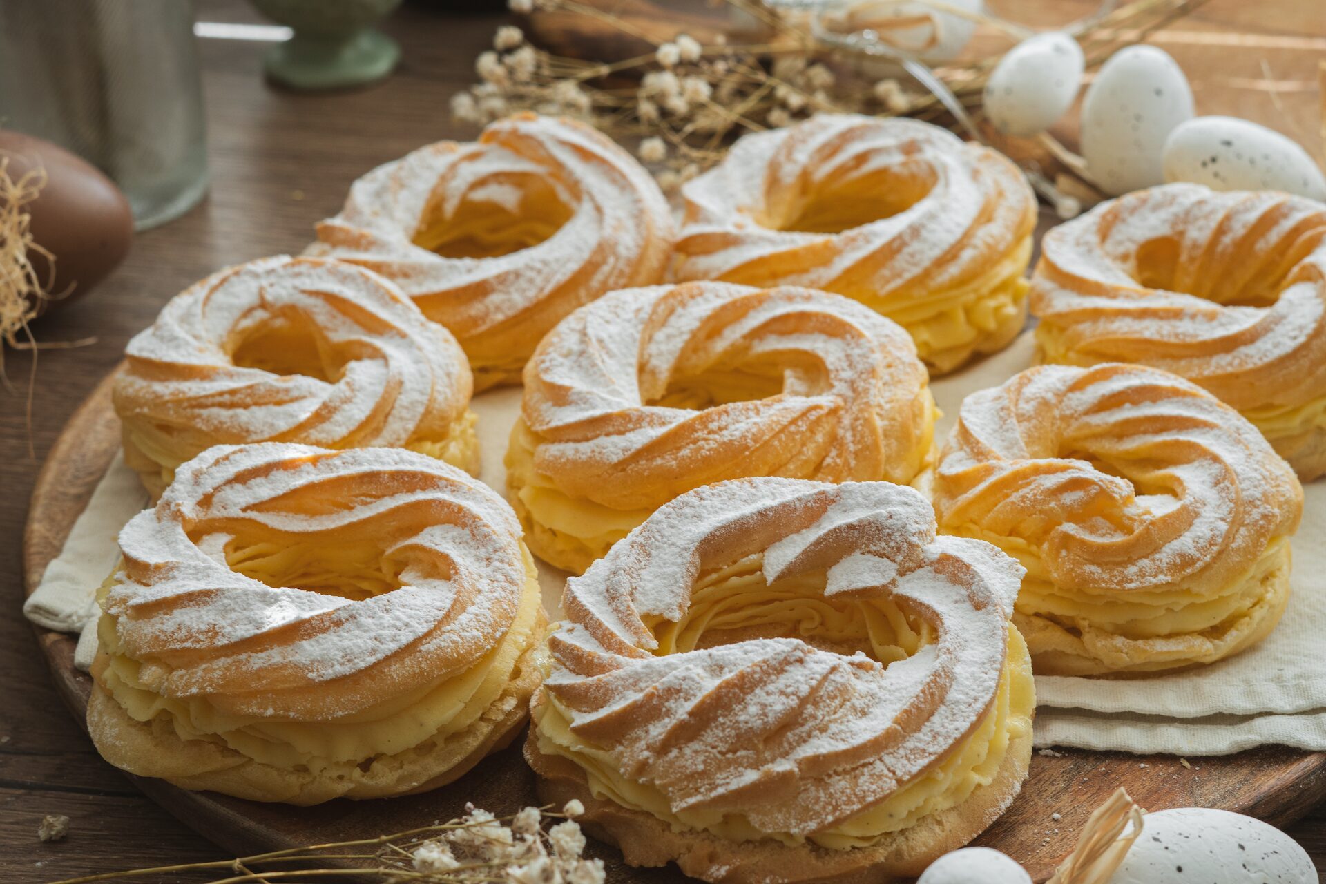 Veľkonočn&eacute; venčeky s vanilkov&yacute;m kr&eacute;mom, Veľkonočn&eacute; venčeky s vanilkov&yacute;m kr&eacute;mom