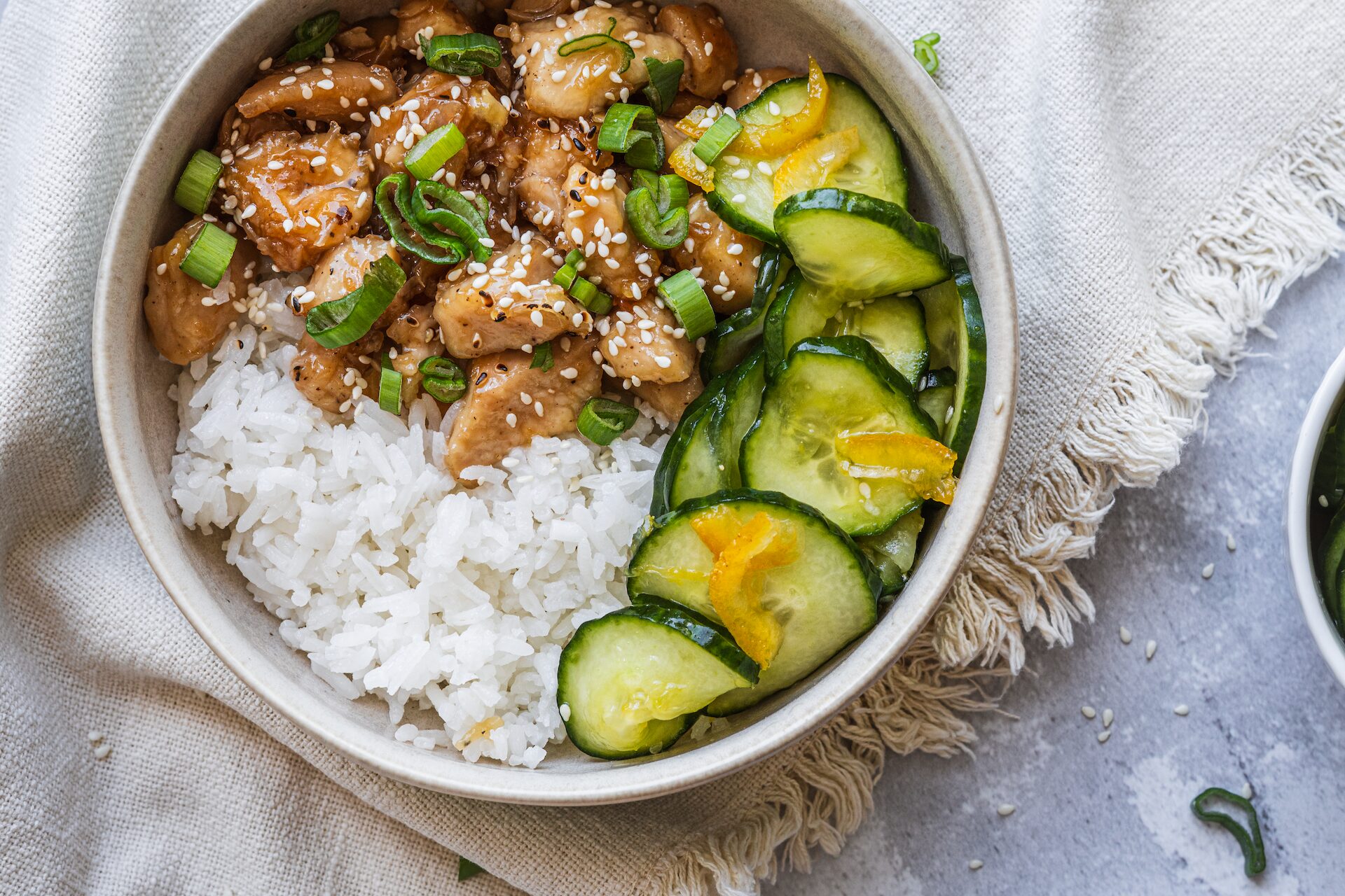 Medov&eacute; kuracie k&uacute;sky, Medov&eacute; kuracie k&uacute;sky s ryžou a yuzu uhorkami