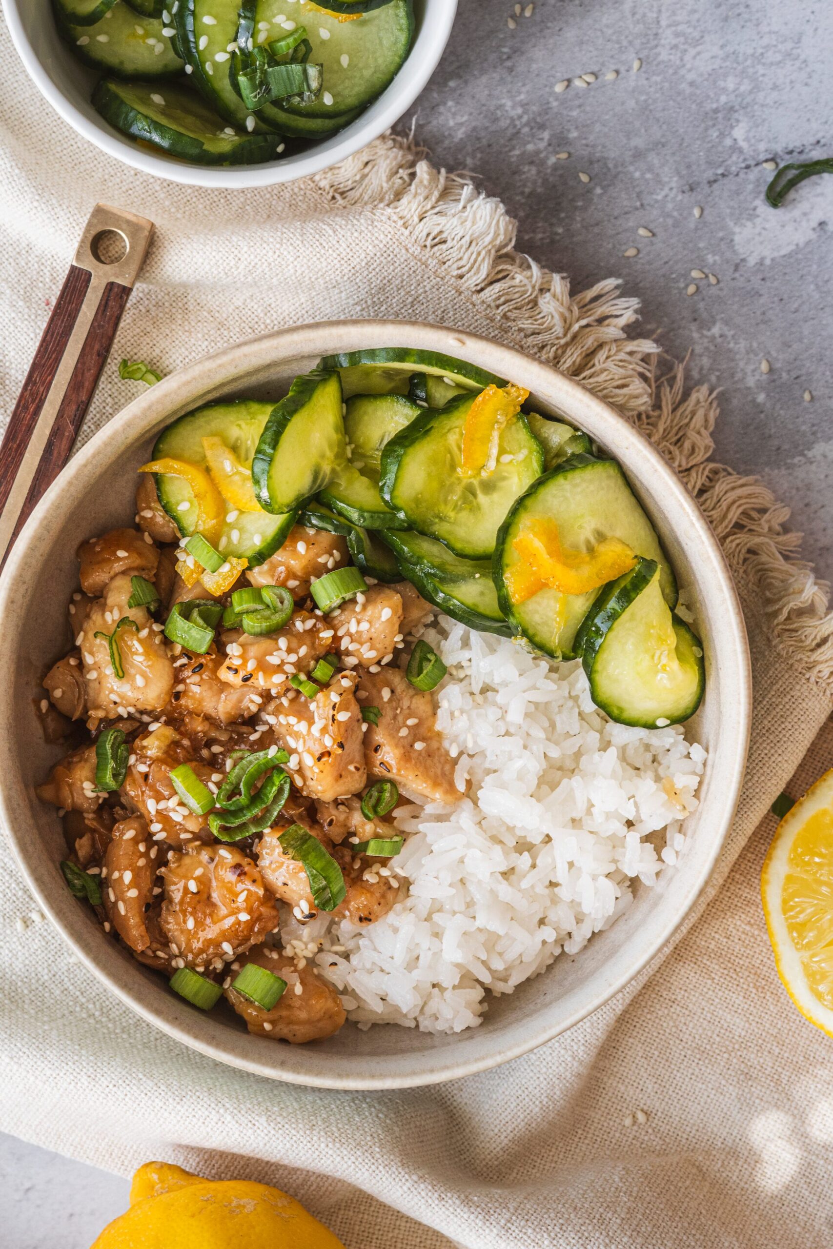 Medov&eacute; kuracie k&uacute;sky, Medov&eacute; kuracie k&uacute;sky s ryžou a yuzu uhorkami