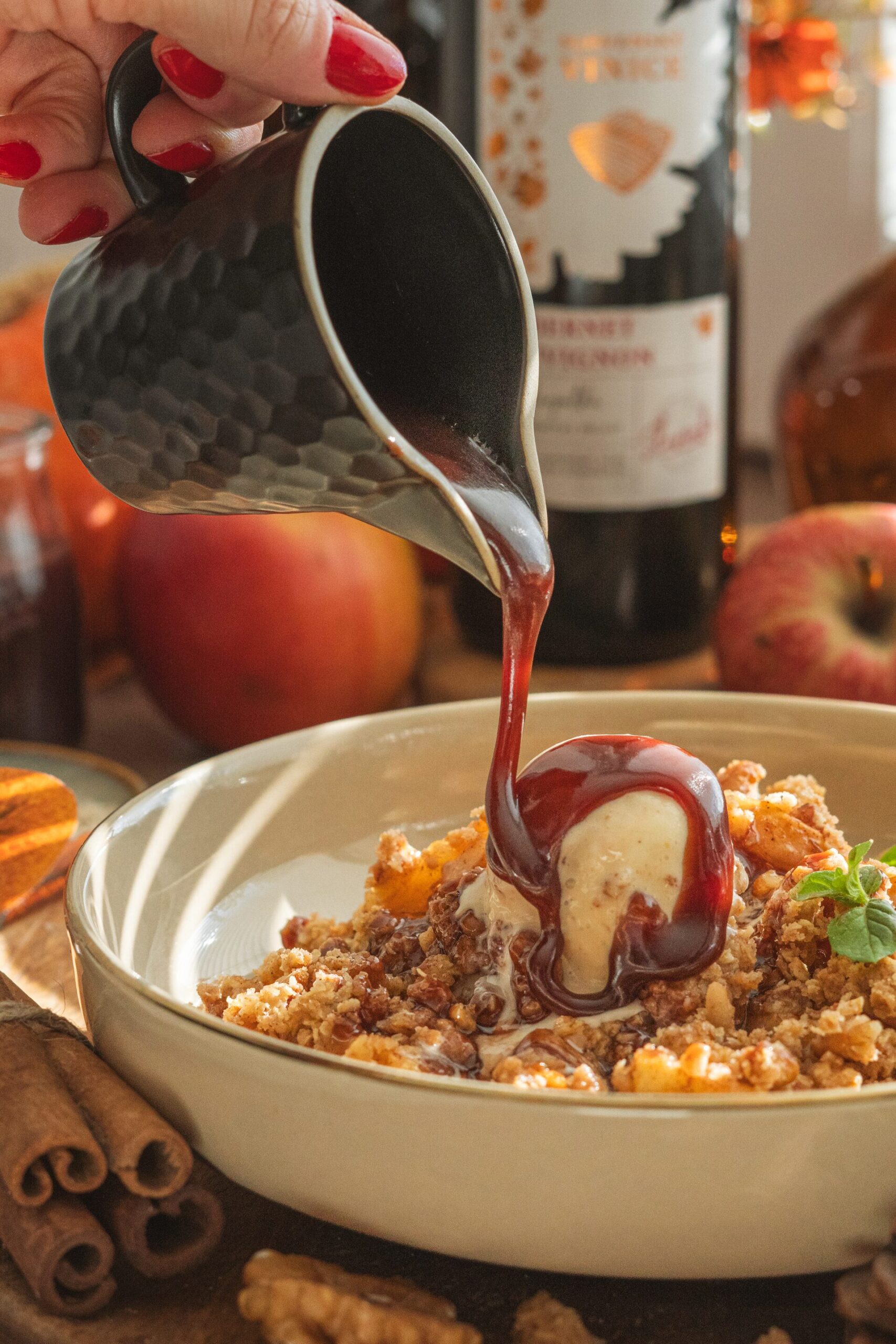 Jablkov&yacute; crumble s v&iacute;nov&yacute;m karamelom, Jablkov&yacute; crumble s v&iacute;nov&yacute;m karamelom