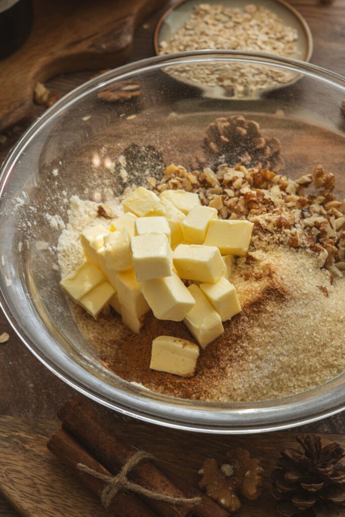 Jablkov&yacute; crumble s v&iacute;nov&yacute;m karamelom, Jablkov&yacute; crumble s v&iacute;nov&yacute;m karamelom